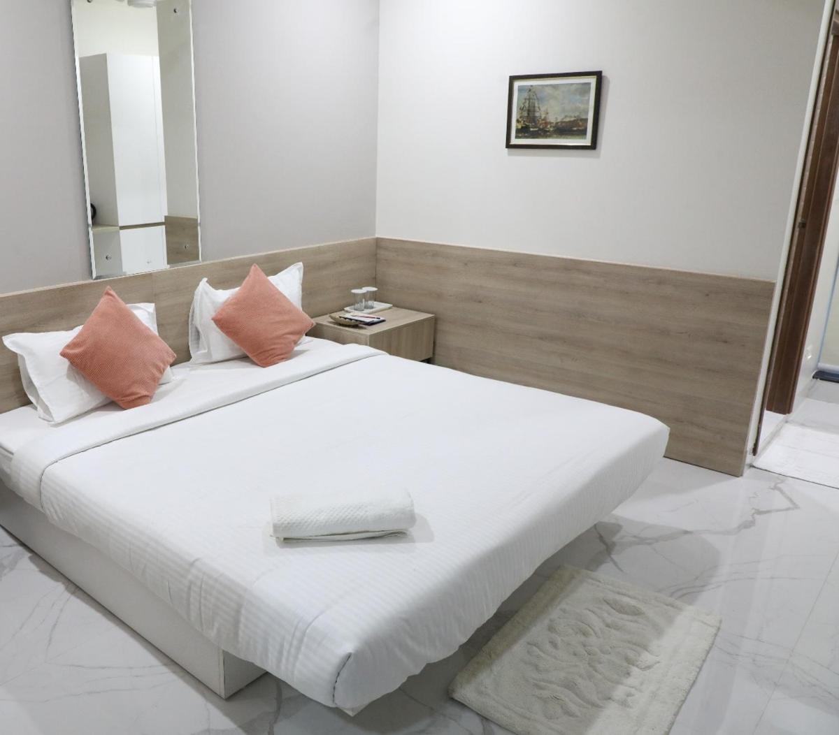 Suitetrails - SwanSuites Gachibowli