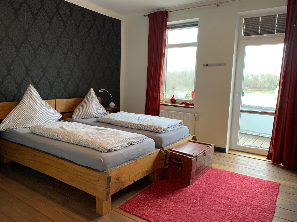 Kanal 33 - Housity