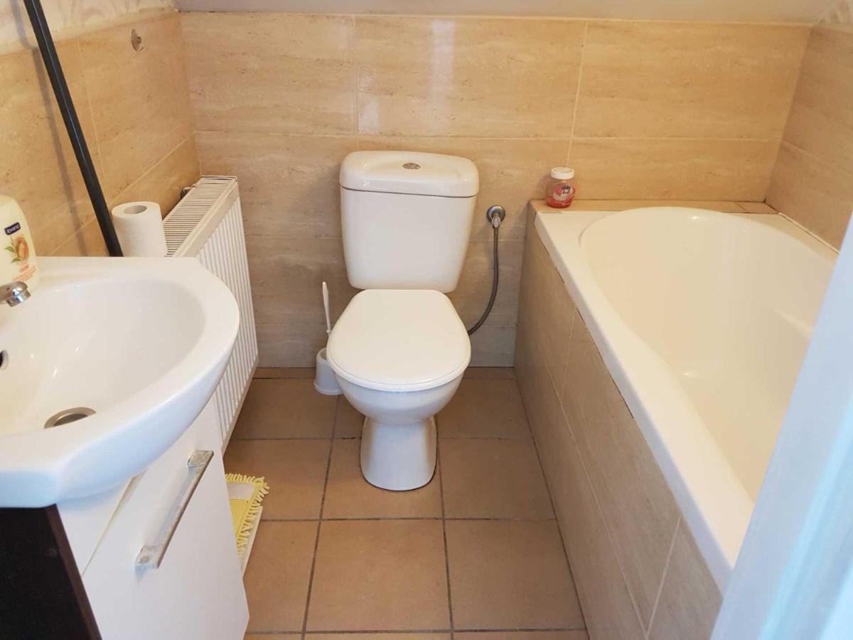 E&S_ Apartament - Housity