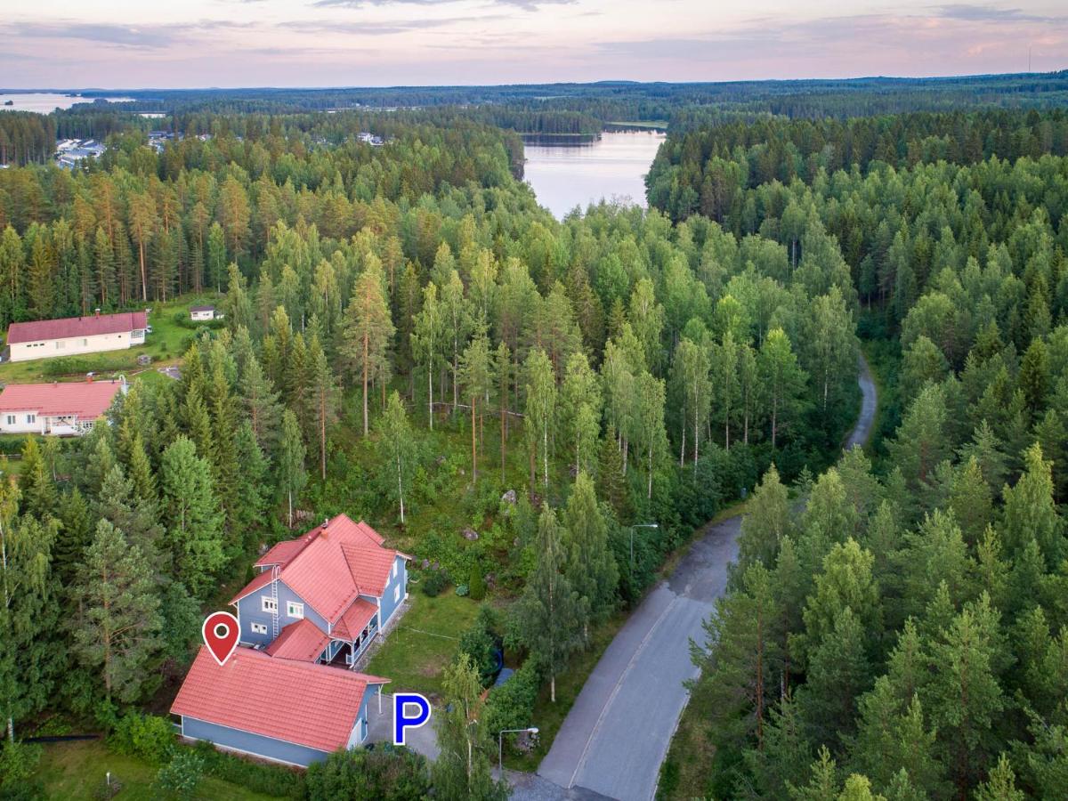 Vaajalahden yksiö - Housity