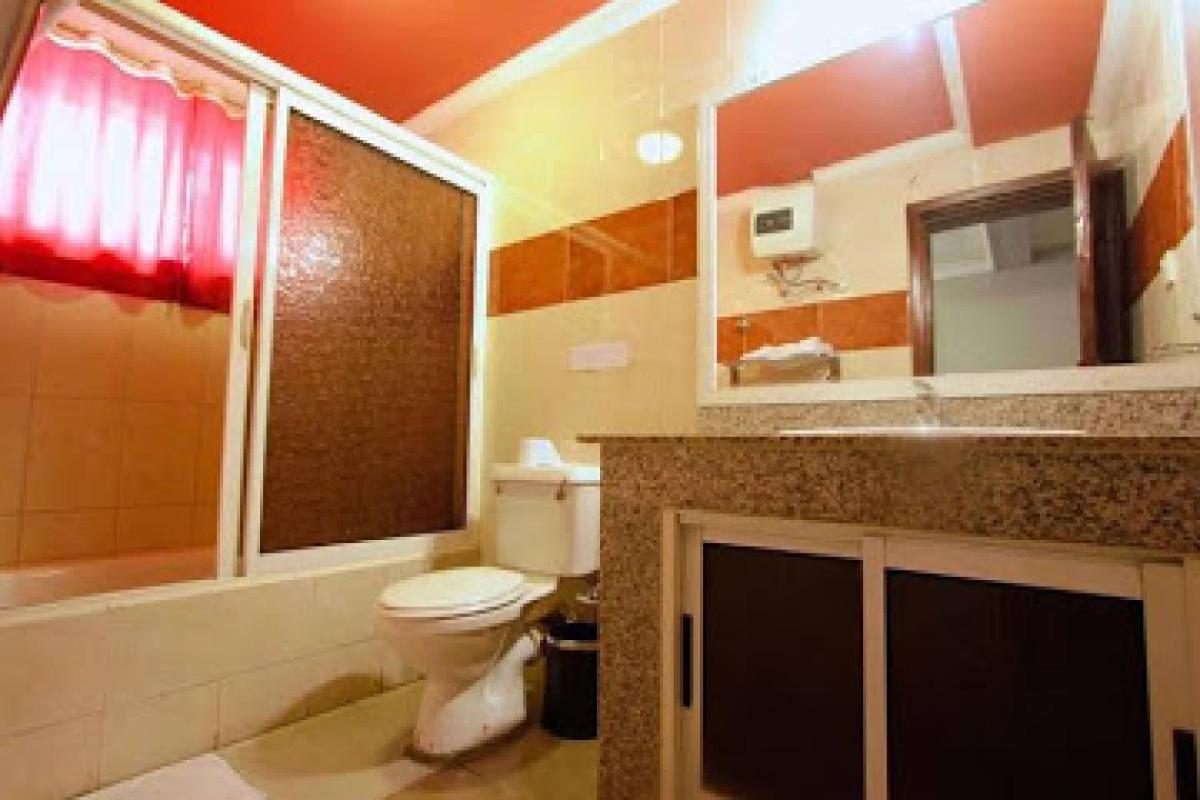 Room in Lodge - Carliza Hhotel-apapa - Housity