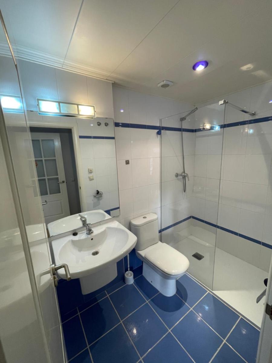 FENALS BEACH&CHIC, Boutique Apartament, free parking, full equipped near the beach - Housity
