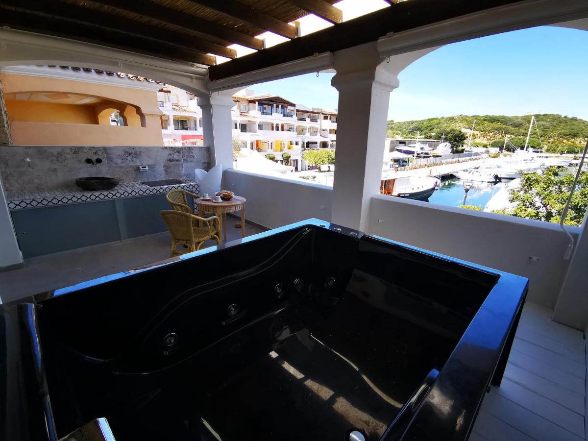 Relais Du Port - Capri Luxury Suite with Jacuzzi - Housity