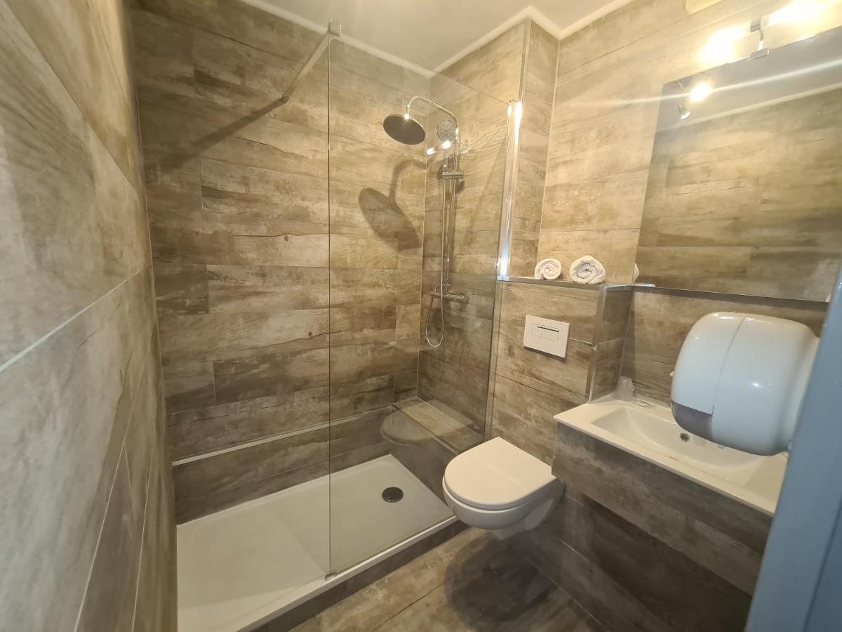 Salle de bains dans l'établissement Best Western Hotel & Spa Austria-La Terrasse