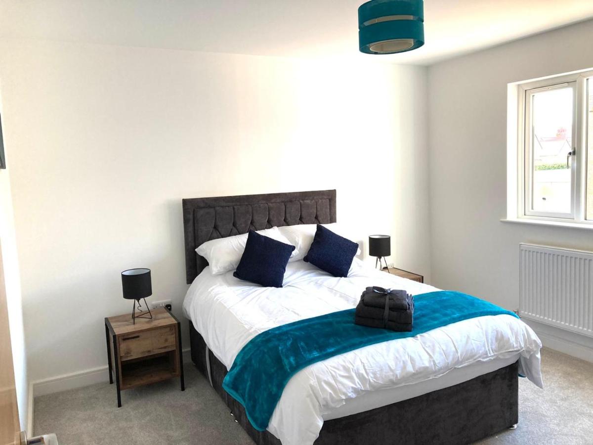Spacious Newly Built Apartment Rhos on Sea, Colwyn Bay - Housity