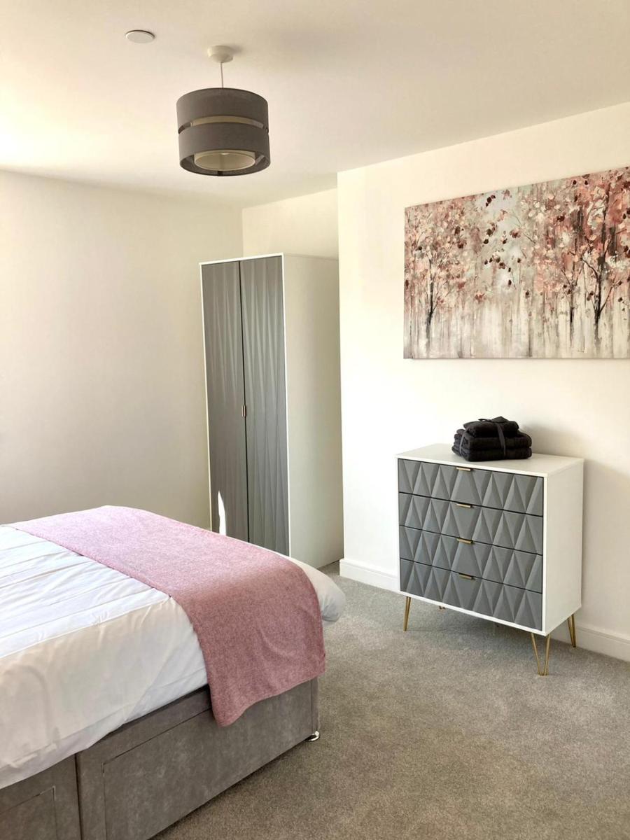 Spacious Newly Built Apartment Rhos on Sea, Colwyn Bay - Housity