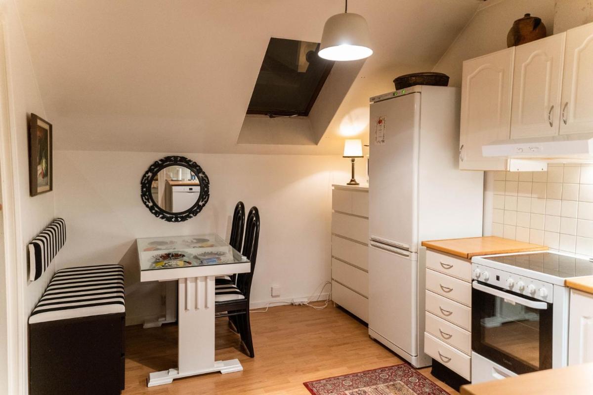 Mysig takvåning med balkong - Housity