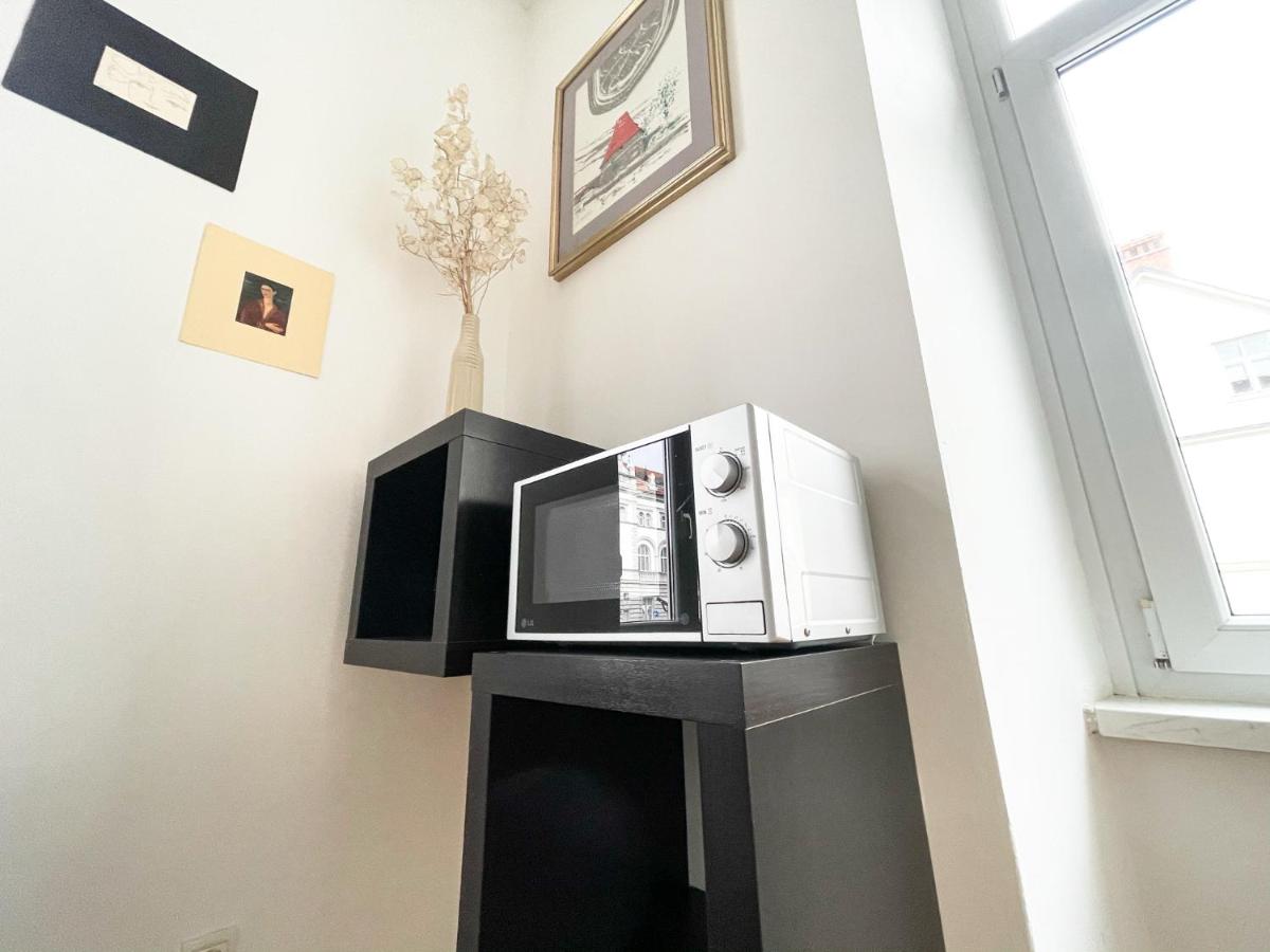 Stylish riverside living in the hearth of downtown - Housity