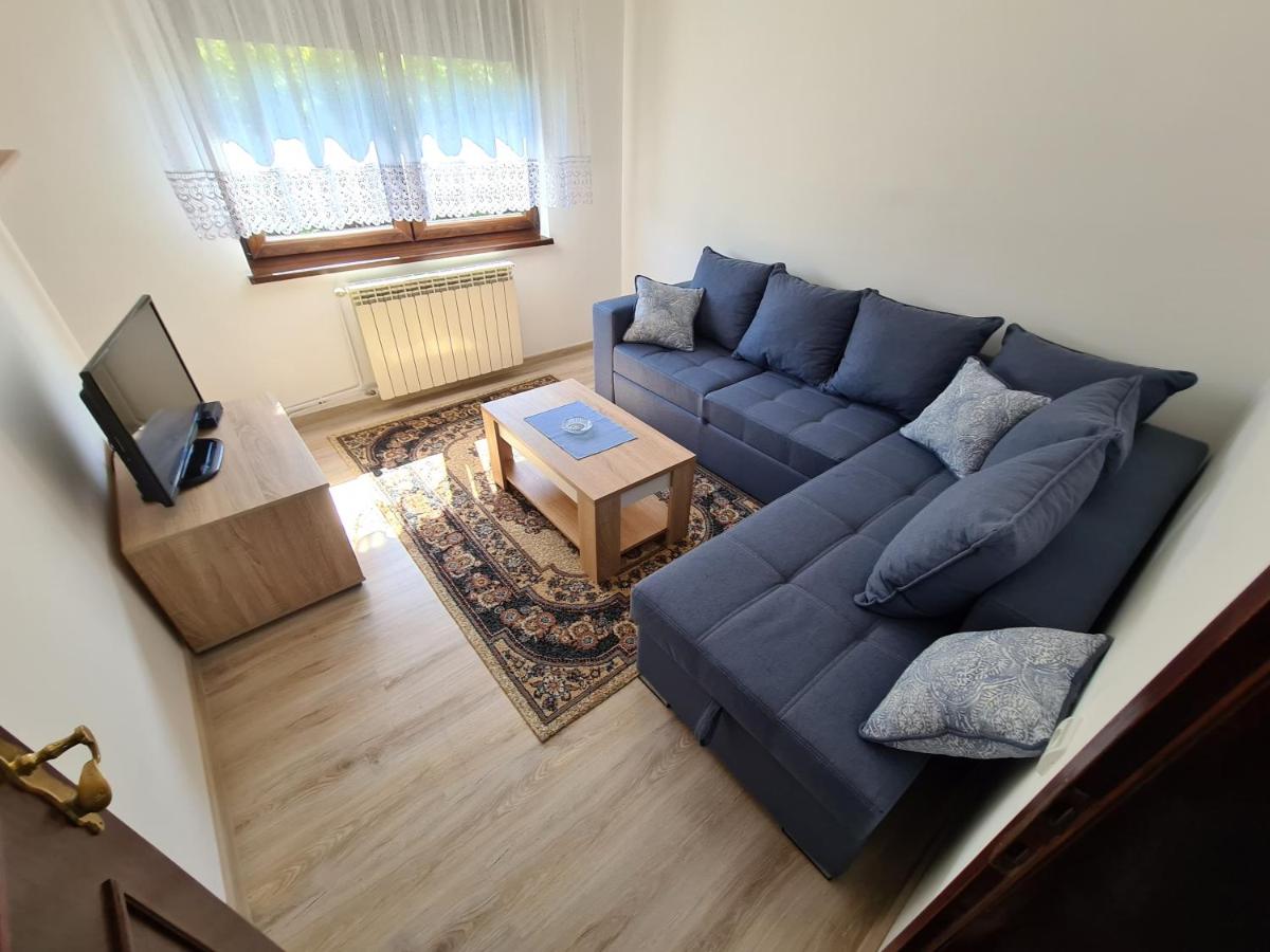 IN Pavlović - Housity