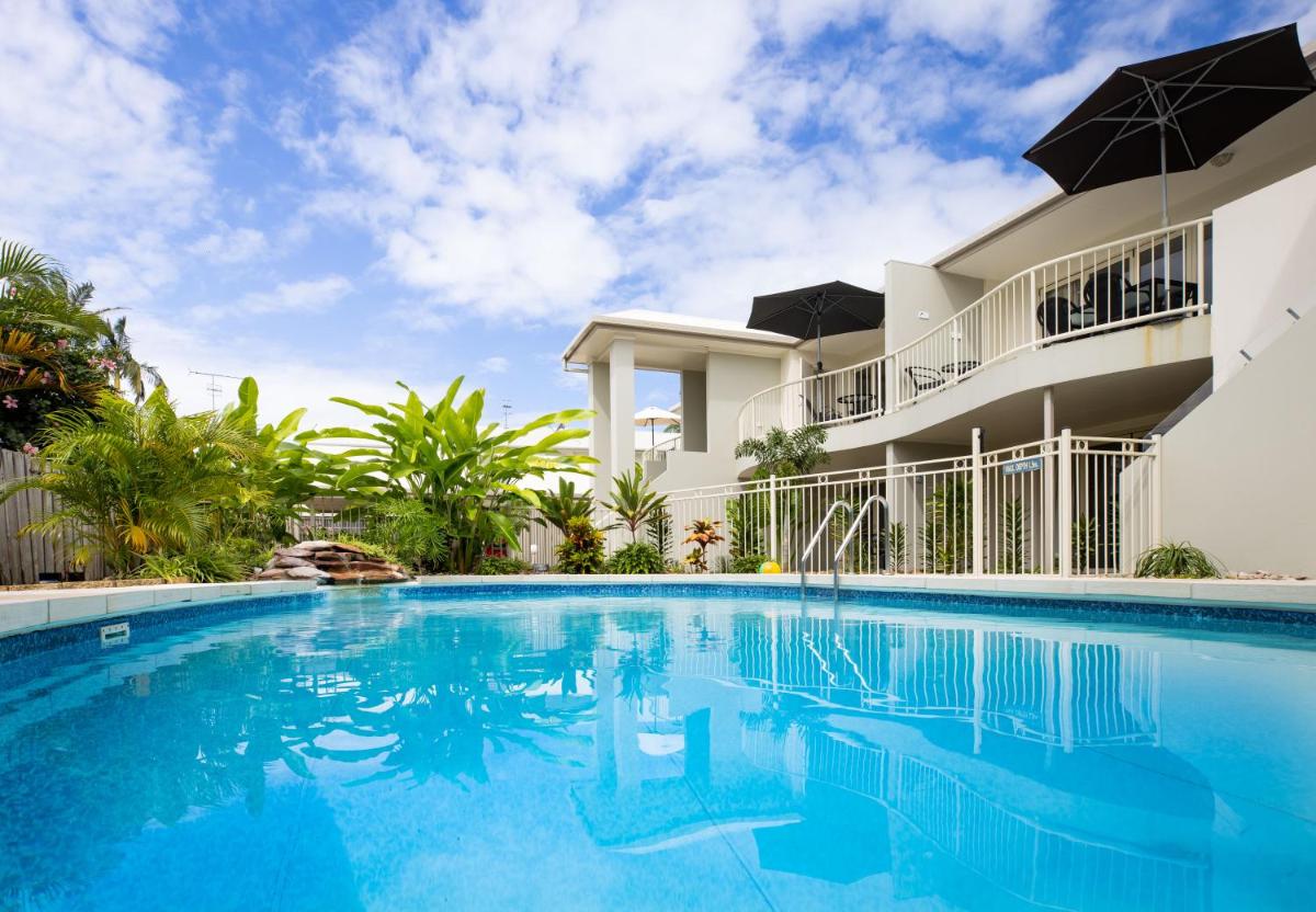 Noosa River Palms - Housity