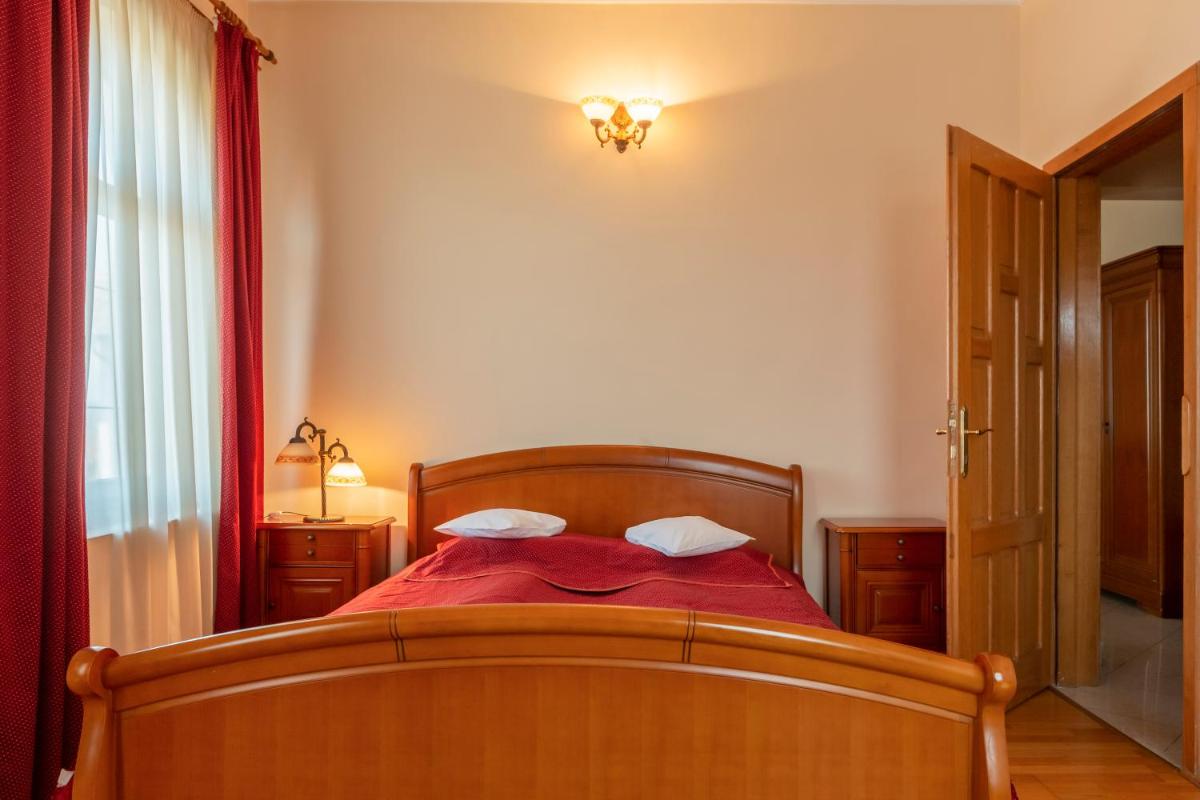 Hotel Denis - Housity