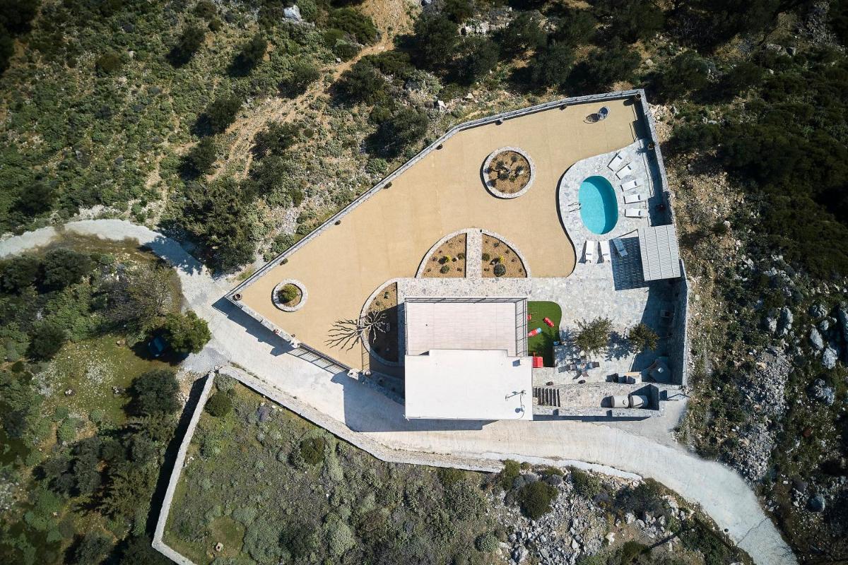 Irma Villa, a Secluded Sanctuary, By ThinkVilla - Housity