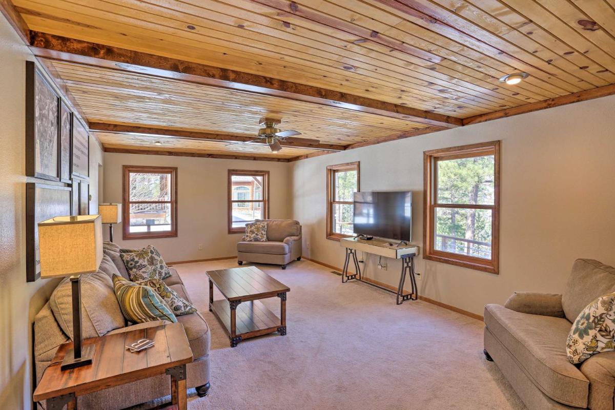 Keystone Cabin with Mount Rushmore Views - Housity