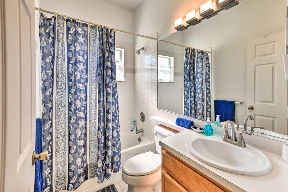 Bright, Breezy Bradenton Home 7 Mi to Beach! - Housity