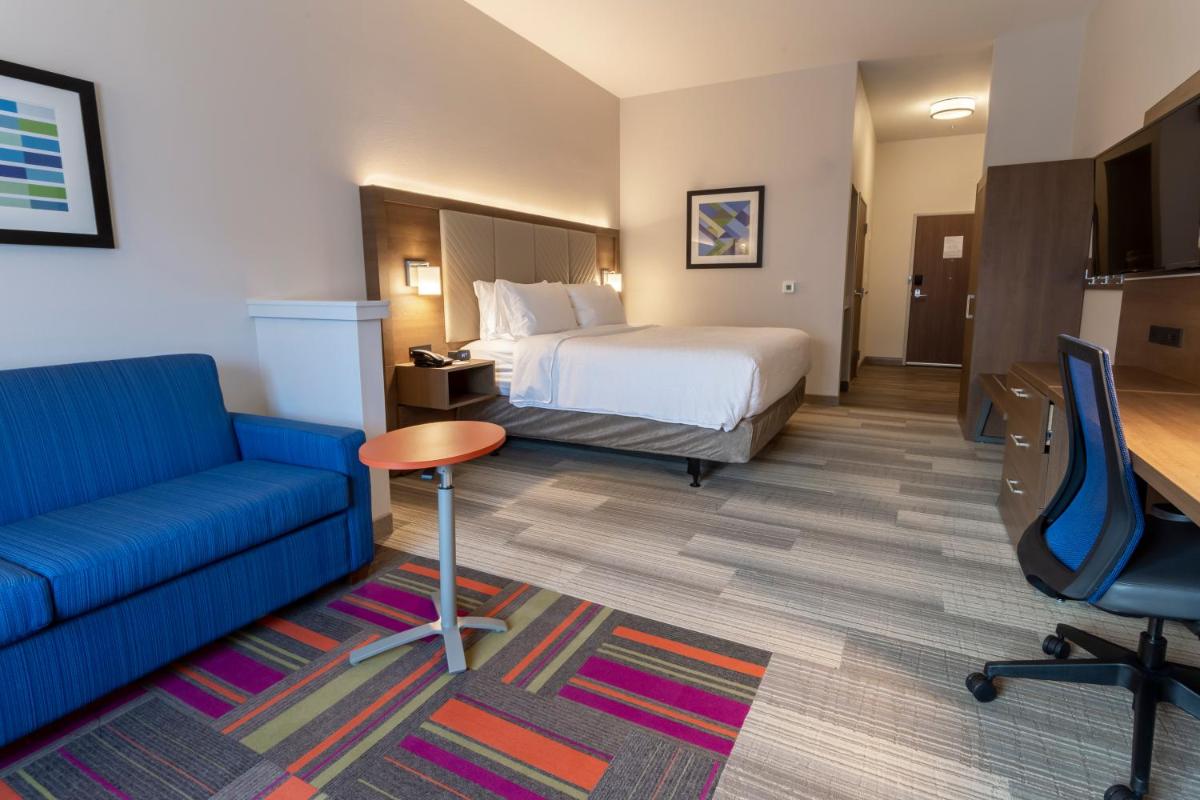 Holiday Inn Express & Suites - Columbus - Worthington, an IHG Hotel - Housity