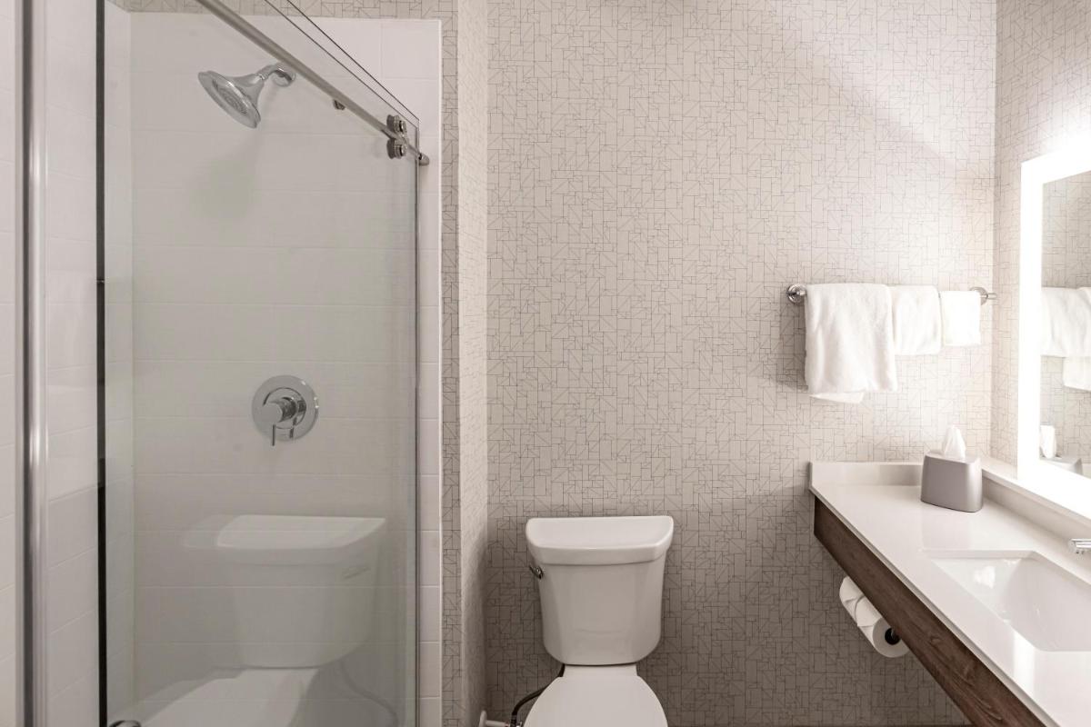 Holiday Inn Express & Suites - Columbus - Worthington, an IHG Hotel - Hizvo