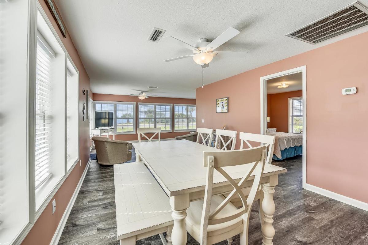 Coral Cottage at Bid-a-Wee by Book That Condo - Housity