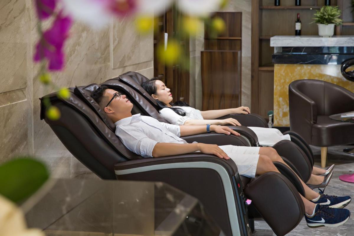 Bliss Luxury Hotel - Housity