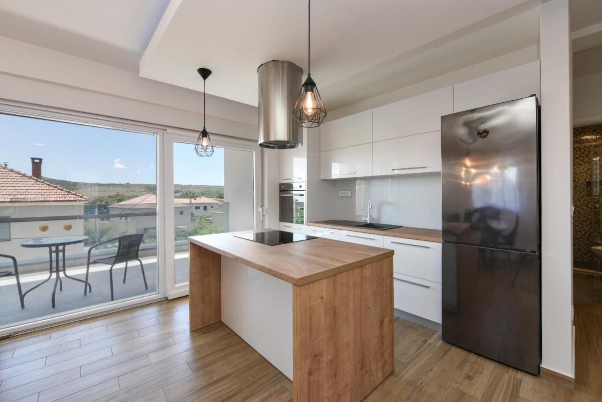 Seaview Villa Possedaria - Housity