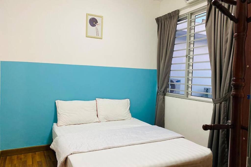 Suitetrails - Tiara East Broga Homestay