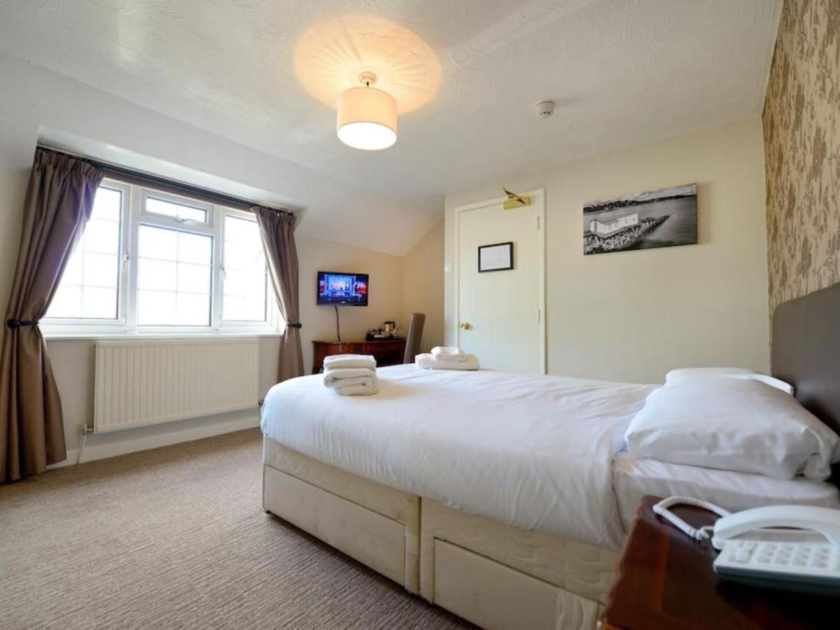 Savoy Country Inn - Housity