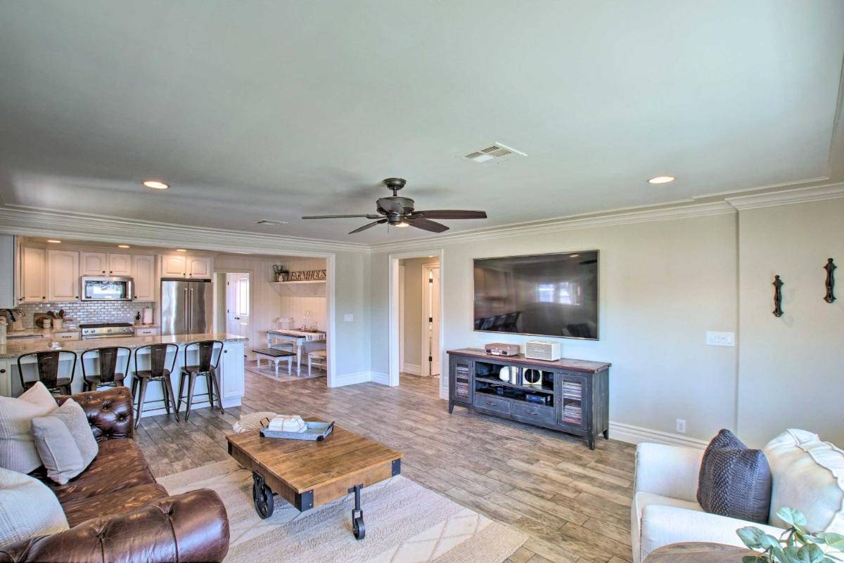 Gilbert Home with Fire Pit Walk to Downtown! - Housity