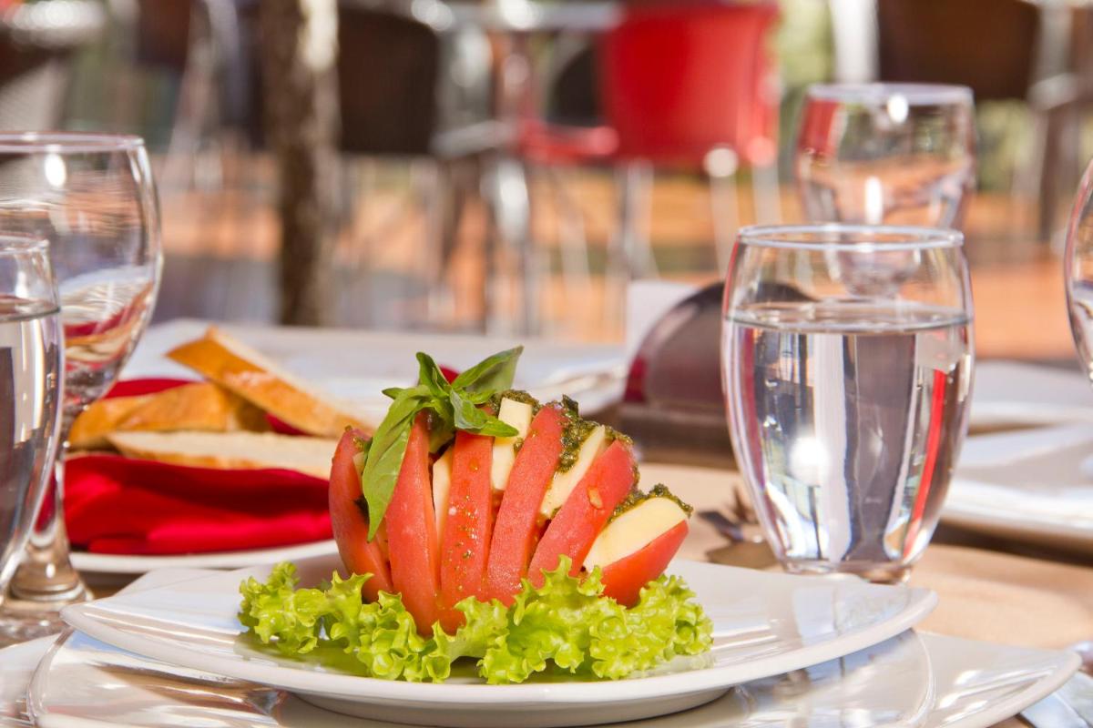 Hotel Piedras Blancas - Comfenalco Antioquia - Housity