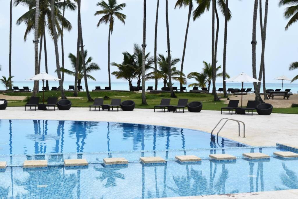 Suitetrails - Apartment on the beach with pool and restaurant
