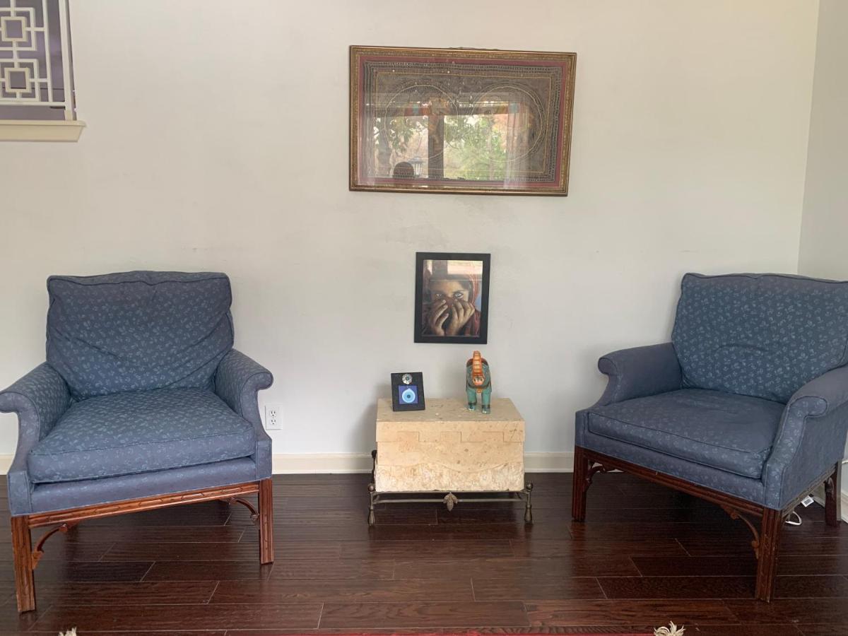 Oasis 3 near DFW airport with Mediterranean setting - Housity