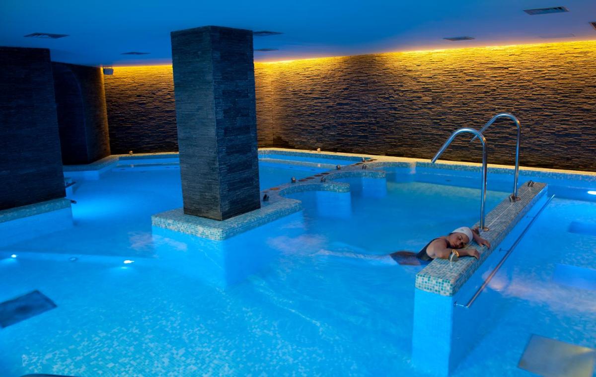 A piscina em ou perto de Grande Hotel De Luso