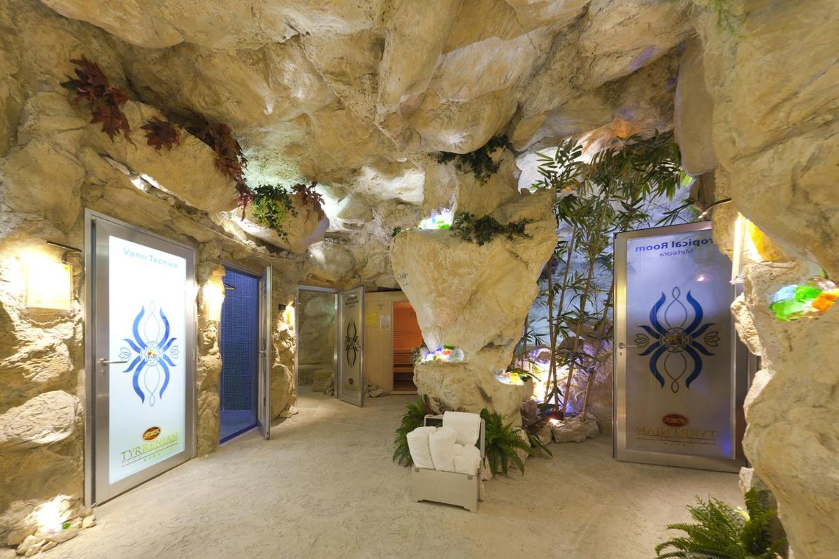 Park Hotel Tyrrenian - Housity