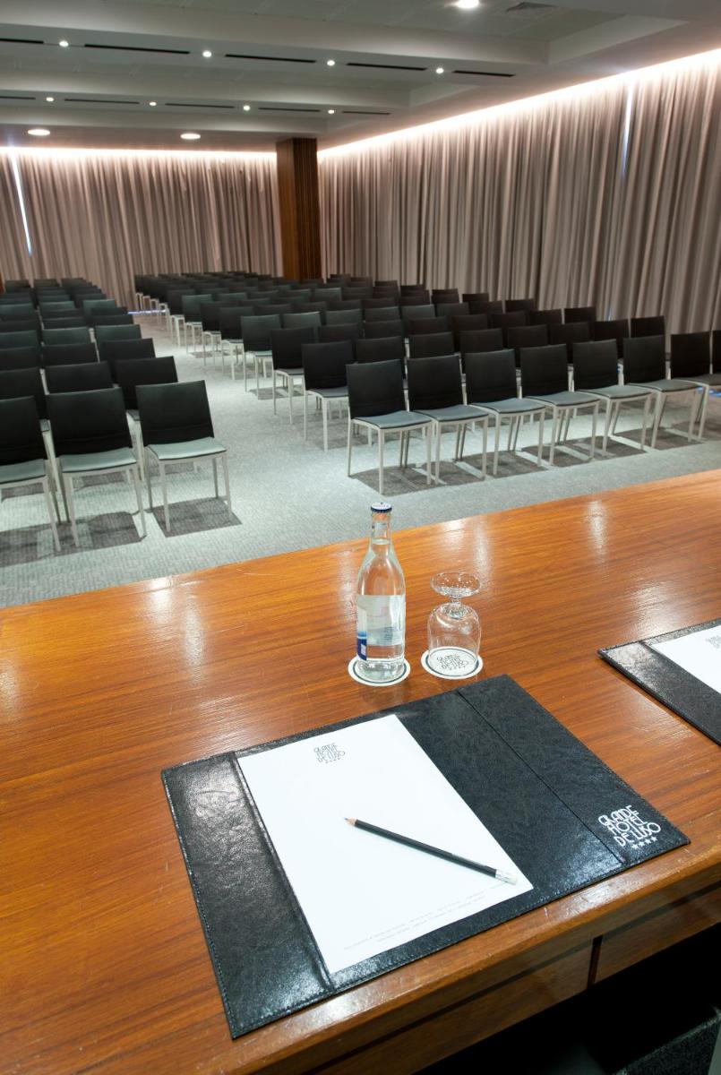 A área empresarial e/ ou a sala de conferências de Grande Hotel De Luso