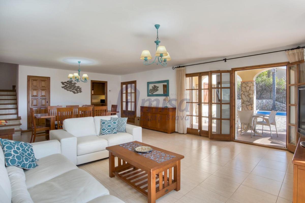 Villa Puig Rosell - Housity