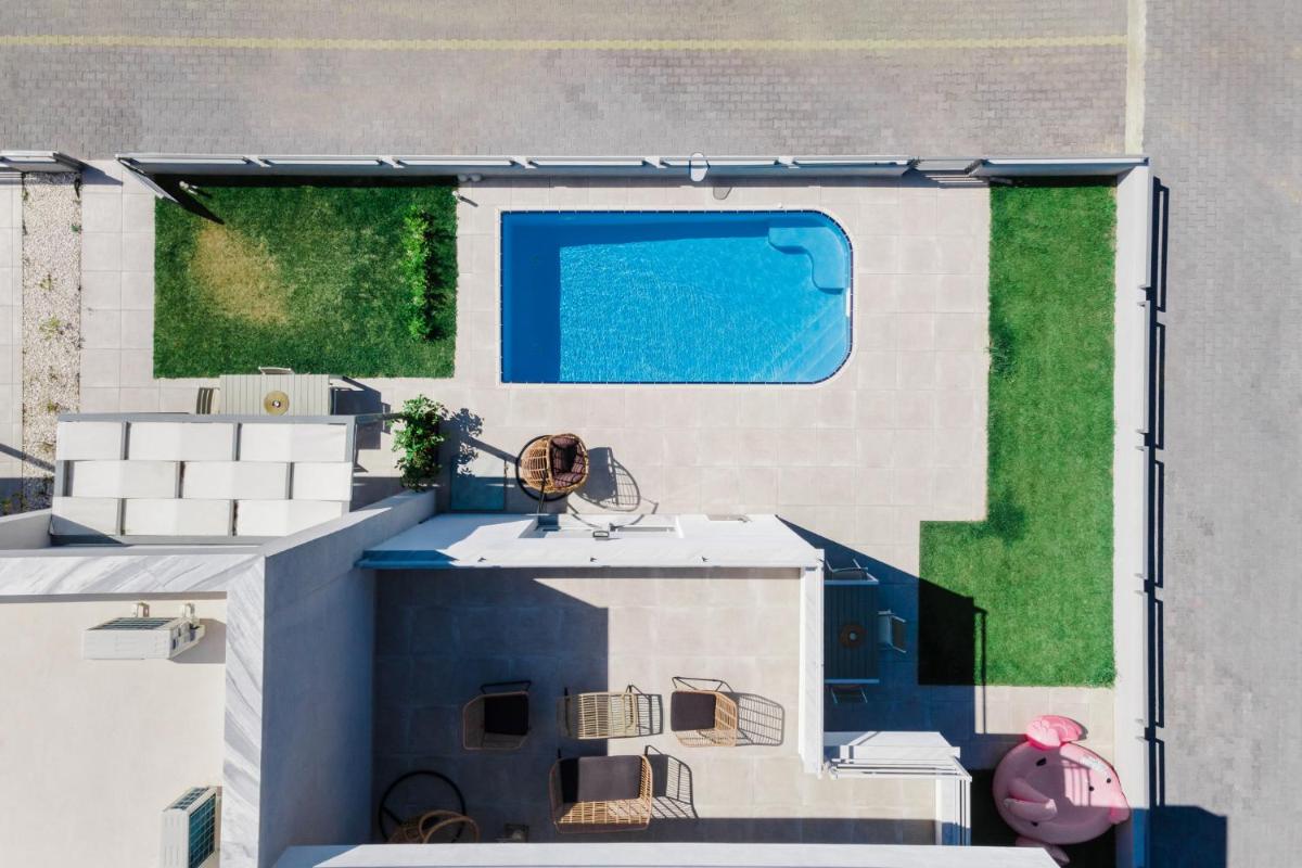 Thalassa & Thalassa Prive Residential Complex - Housity
