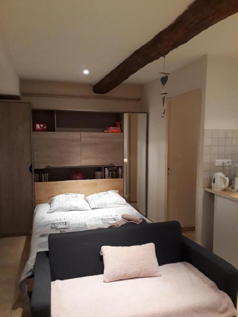 Les Capena 2 - Housity