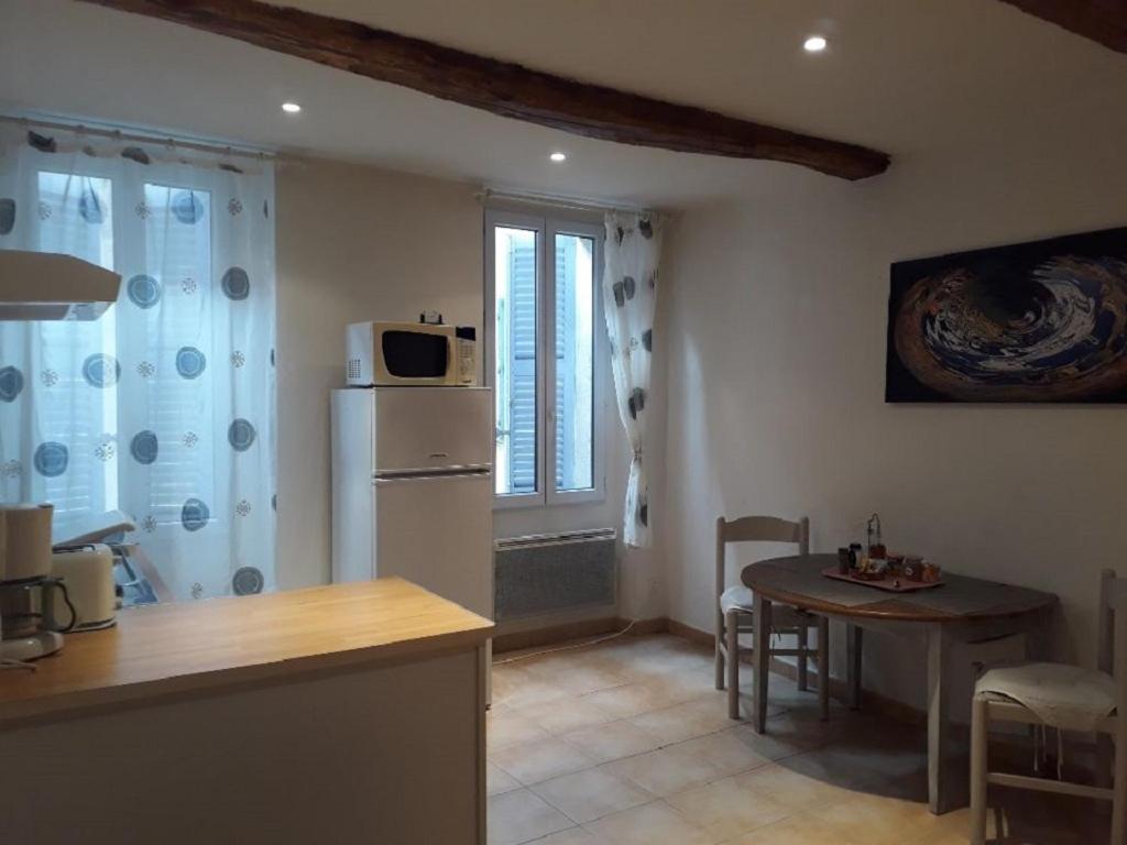 Les Capena 2 - Housity