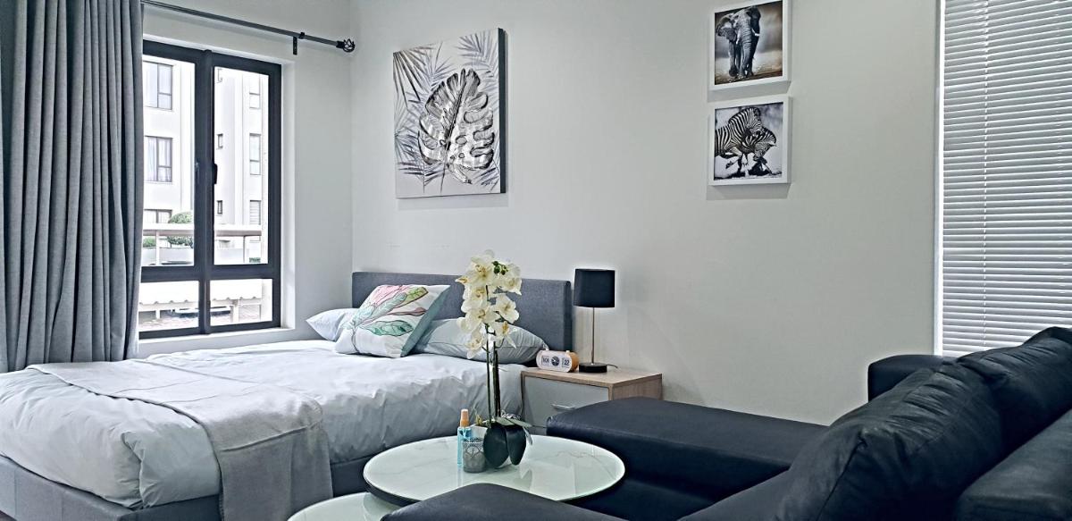 Suitetrails - Secure, Self-catering Studio in Sunninghill, Sandton