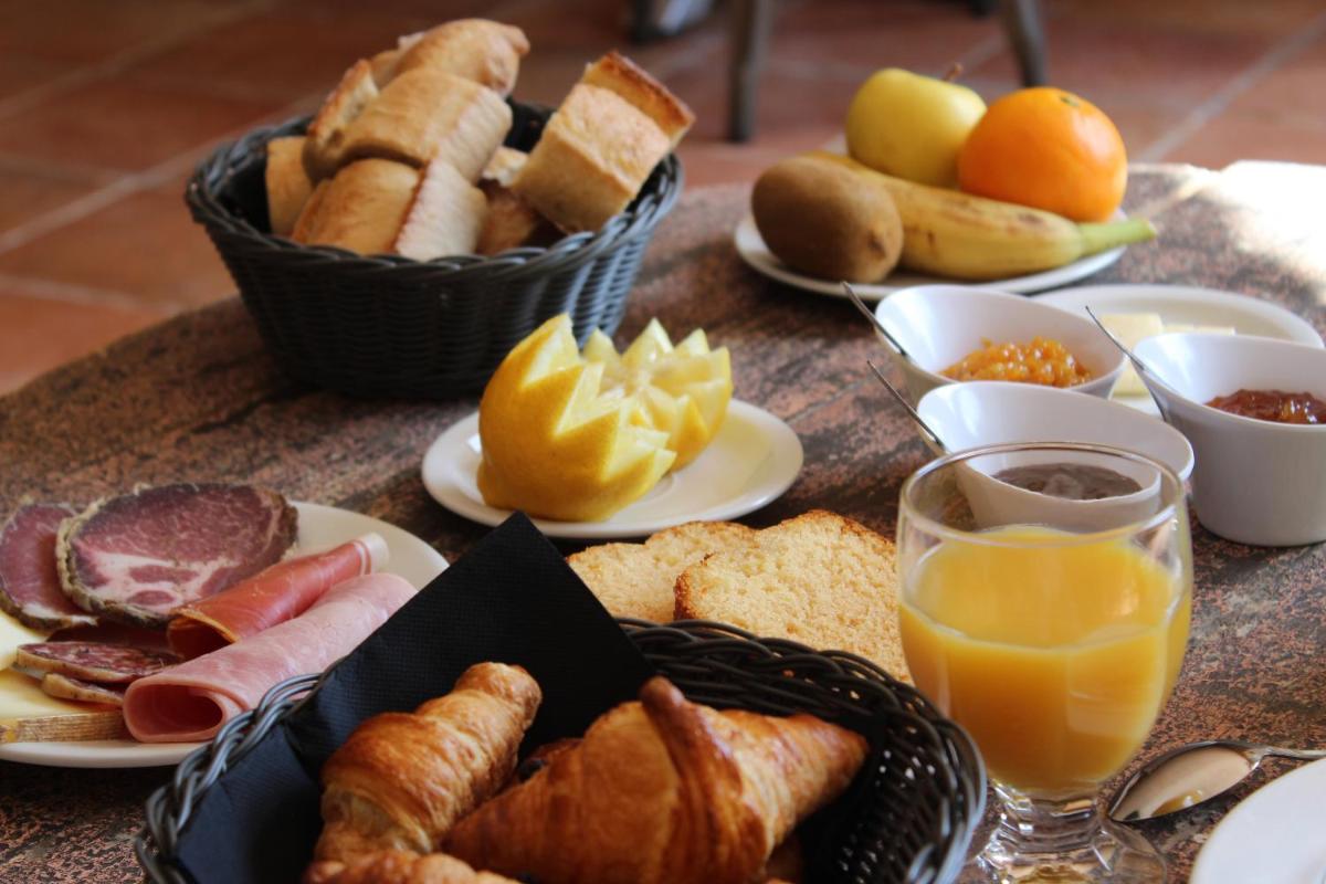 Nourriture dans l'hôtel ou à proximité