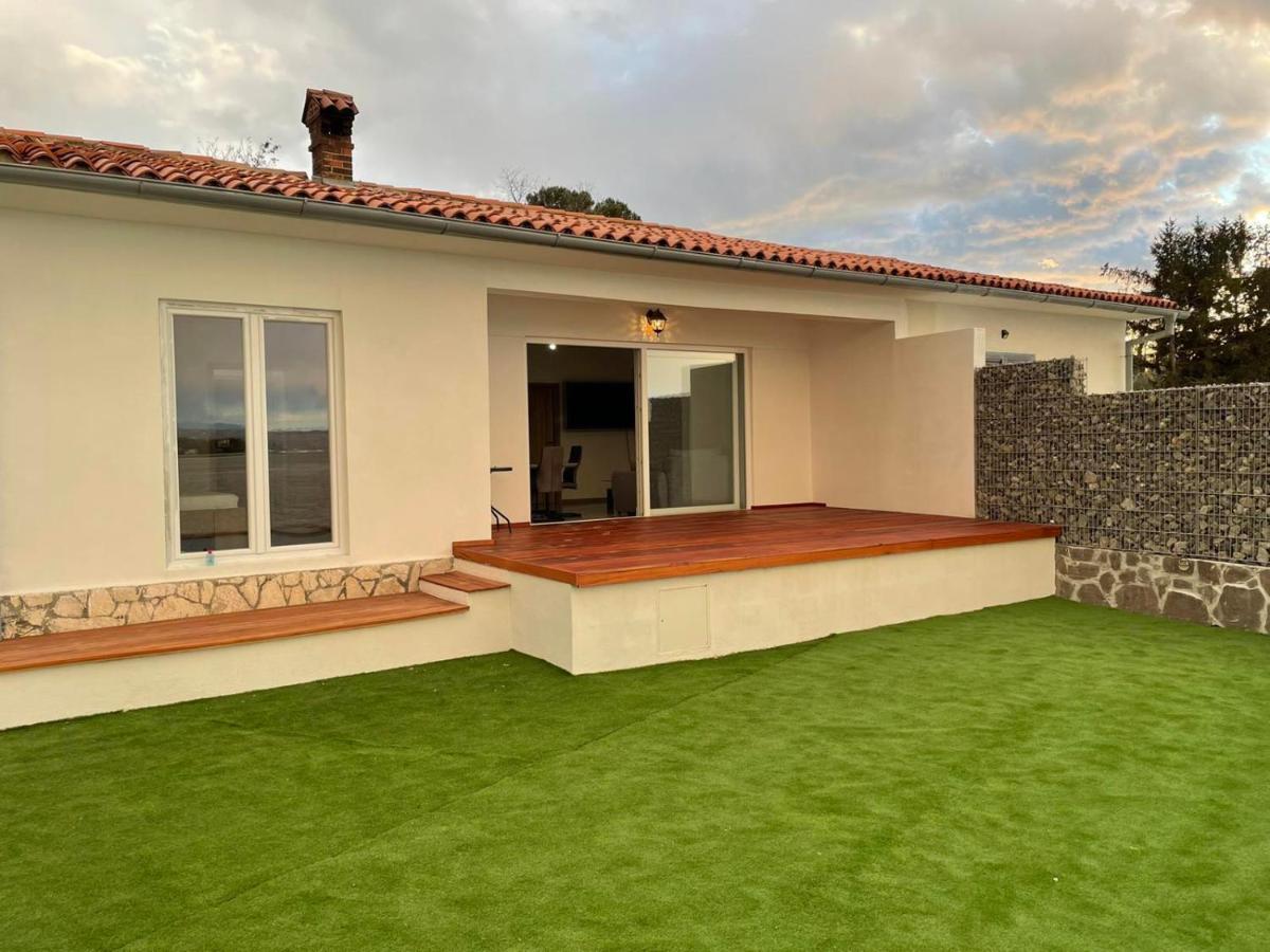 Suitetrails - Villa Olga - Uniqe house with private beach