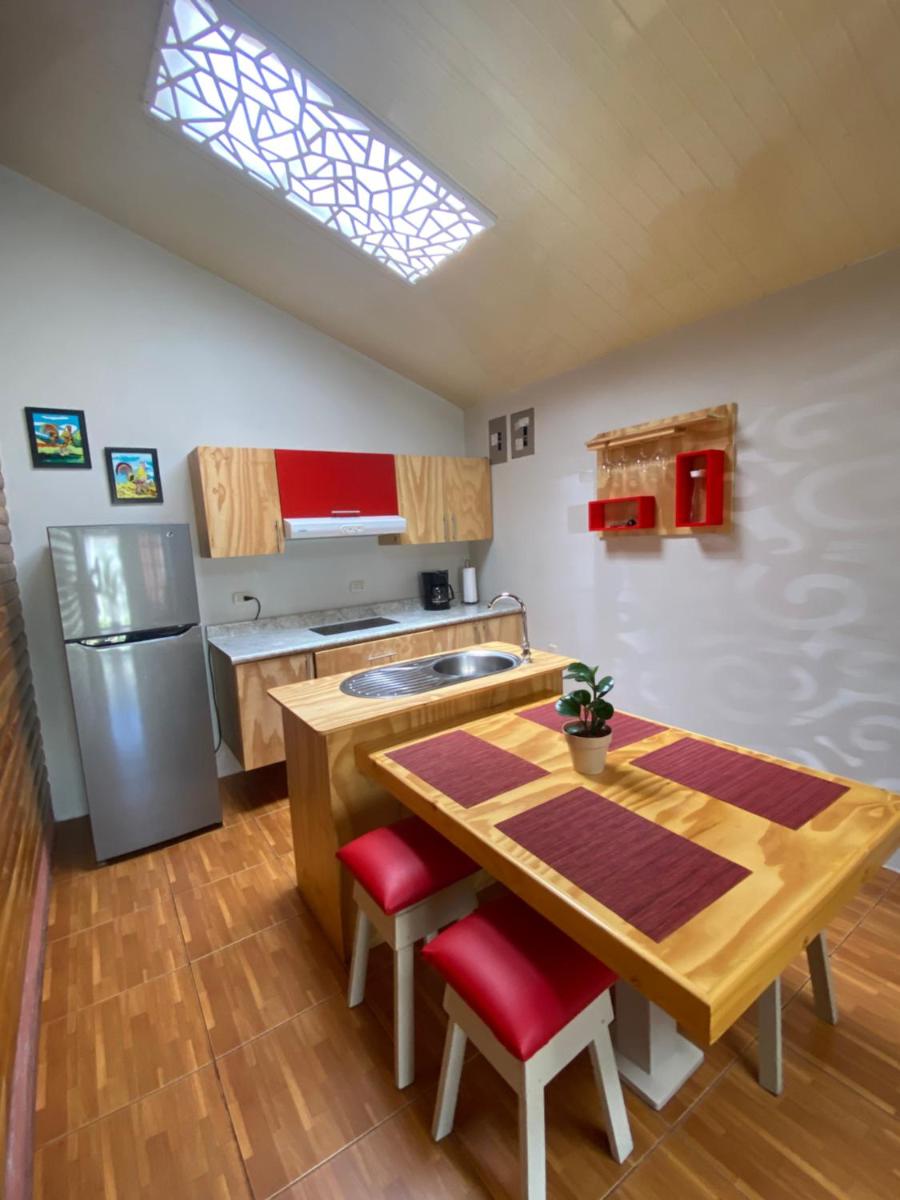 Suitetrails - Acogedora Casa tipo Cabaña en el Centro de La Fortuna