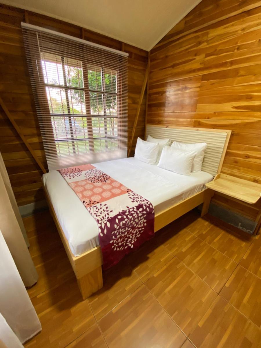 Suitetrails - Acogedora Casa tipo Cabaña en el Centro de La Fortuna