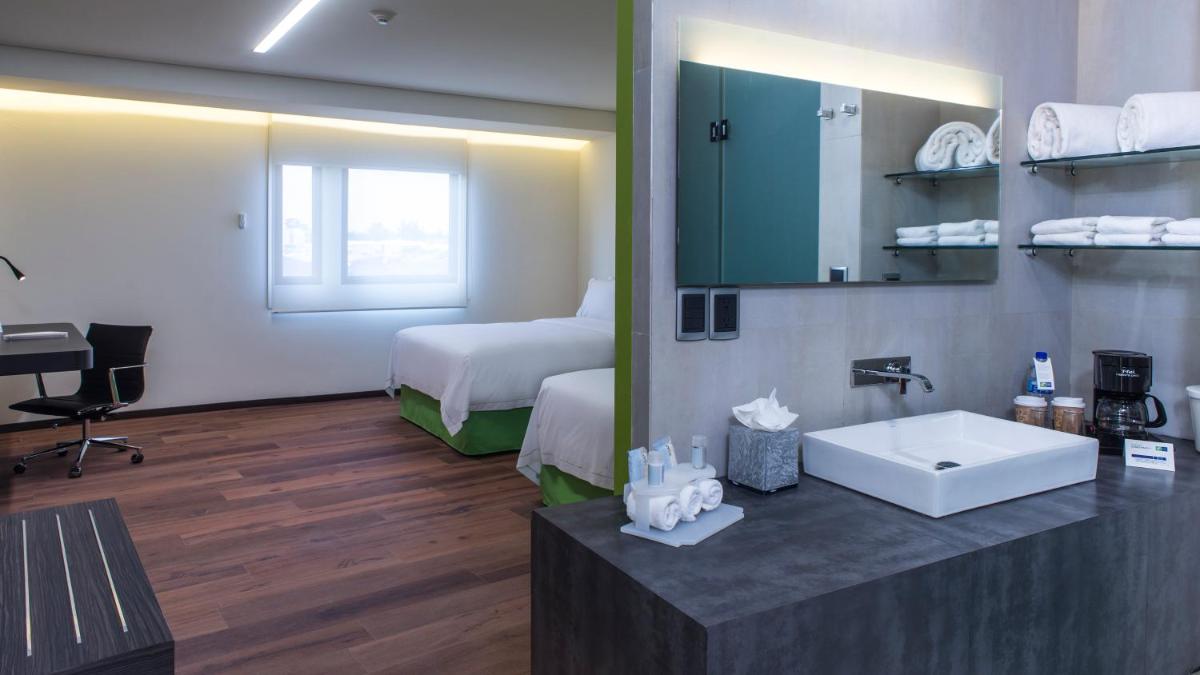 Holiday Inn Express Mexico Aeropuerto by IHG - Housity