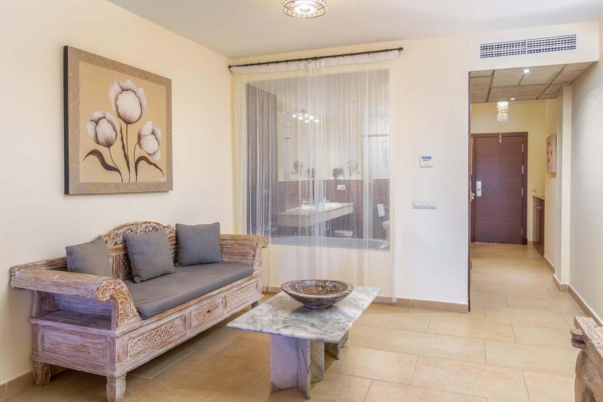 Zona de estar de El Cortijo de Zahara by QHotels