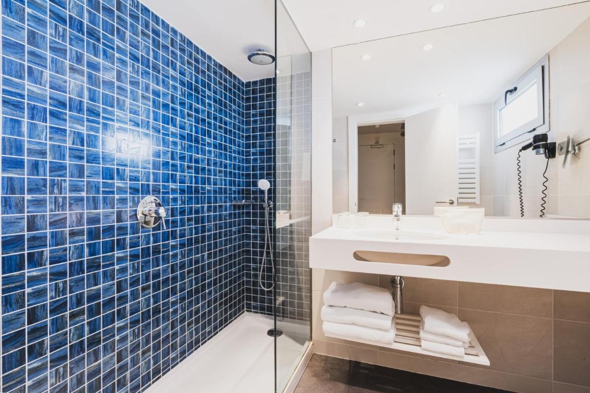 Un baño de Blaumar Hotel