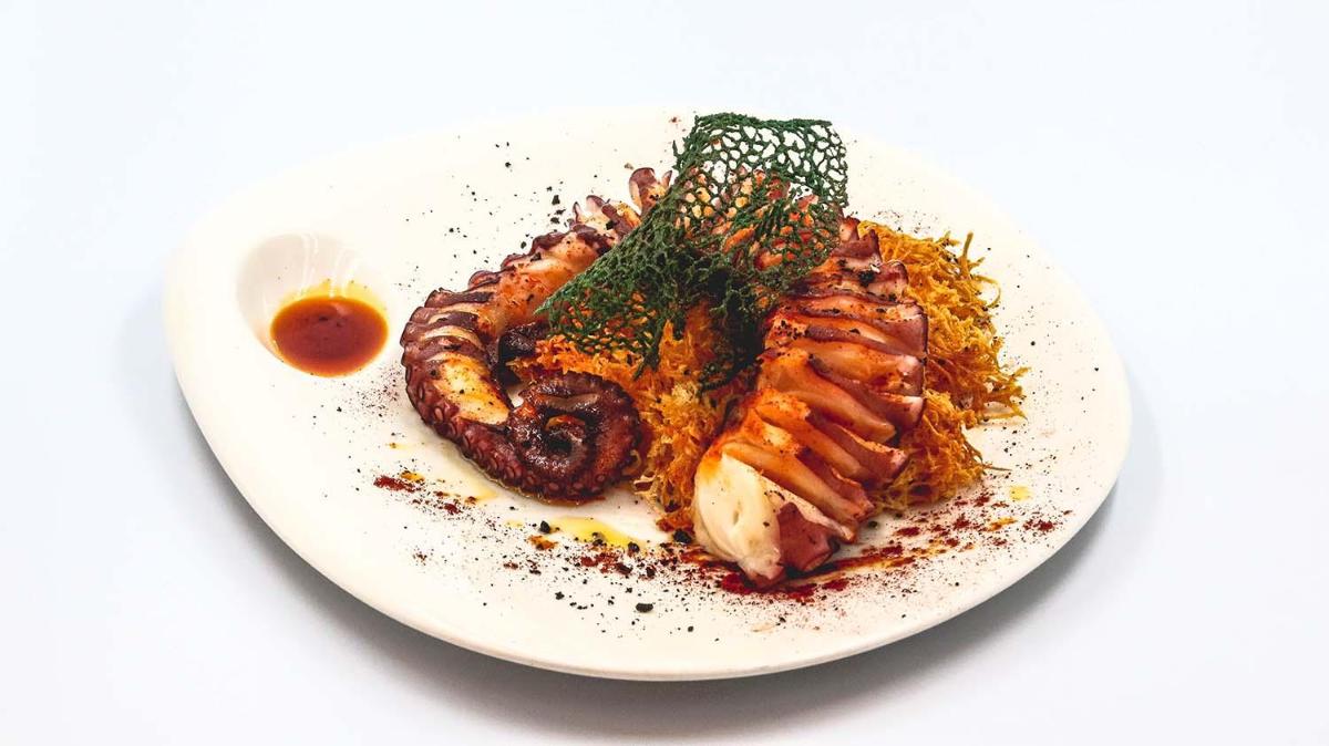 Comida en o cerca de este hotel
