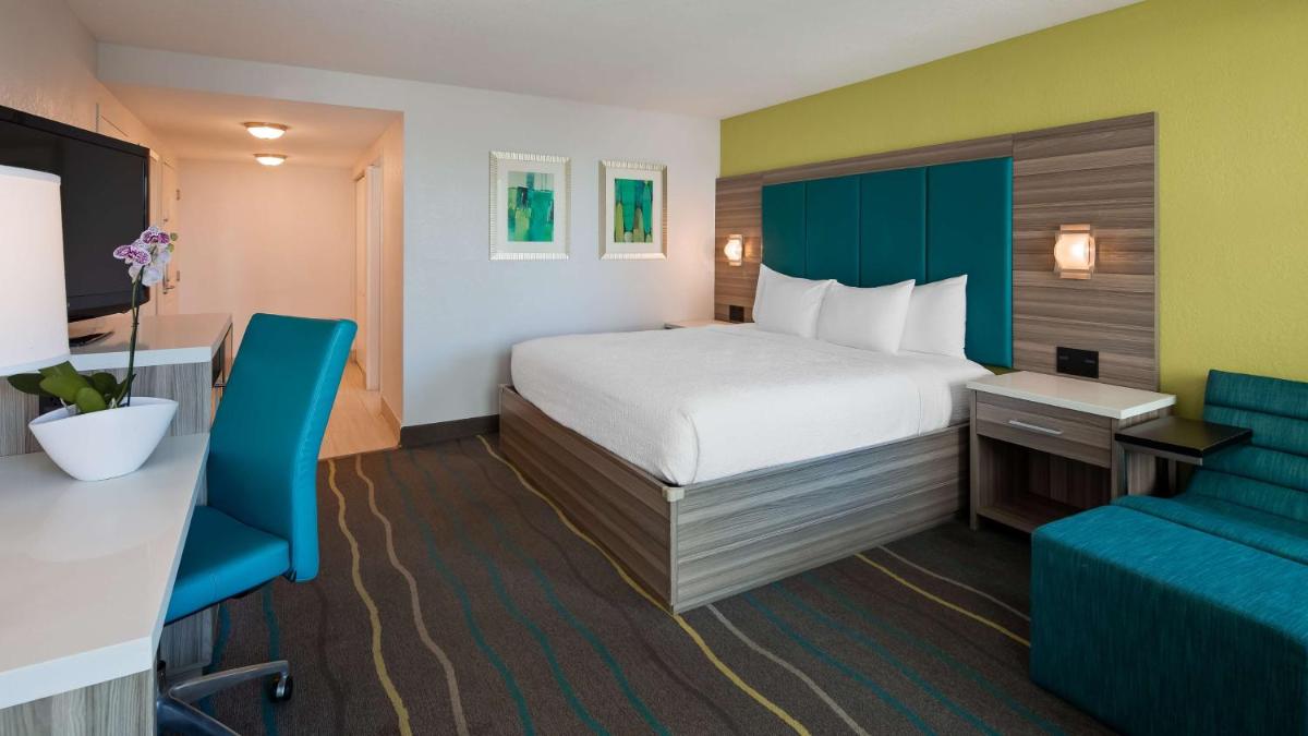 Best Western Plus Oceanside Inn - Housity