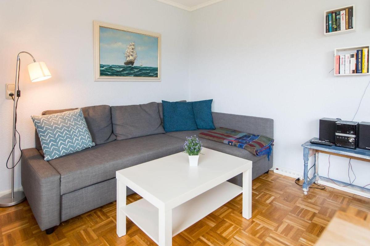 Seeblick II - gemütliche 60qm - ganzes Haus - 50m zum Naturstrand - mit Terrasse und großem Garten - Housity