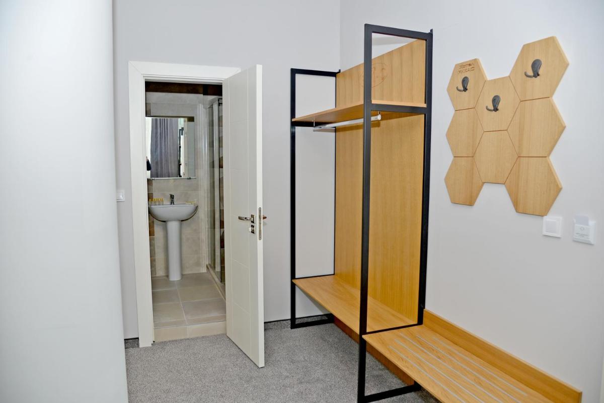 Hotel Ricas - Housity