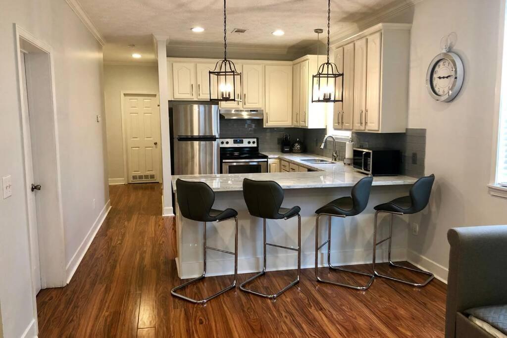3 BR - Sleeps 12! Catch Sunset on Lake Ponchartrain - Housity