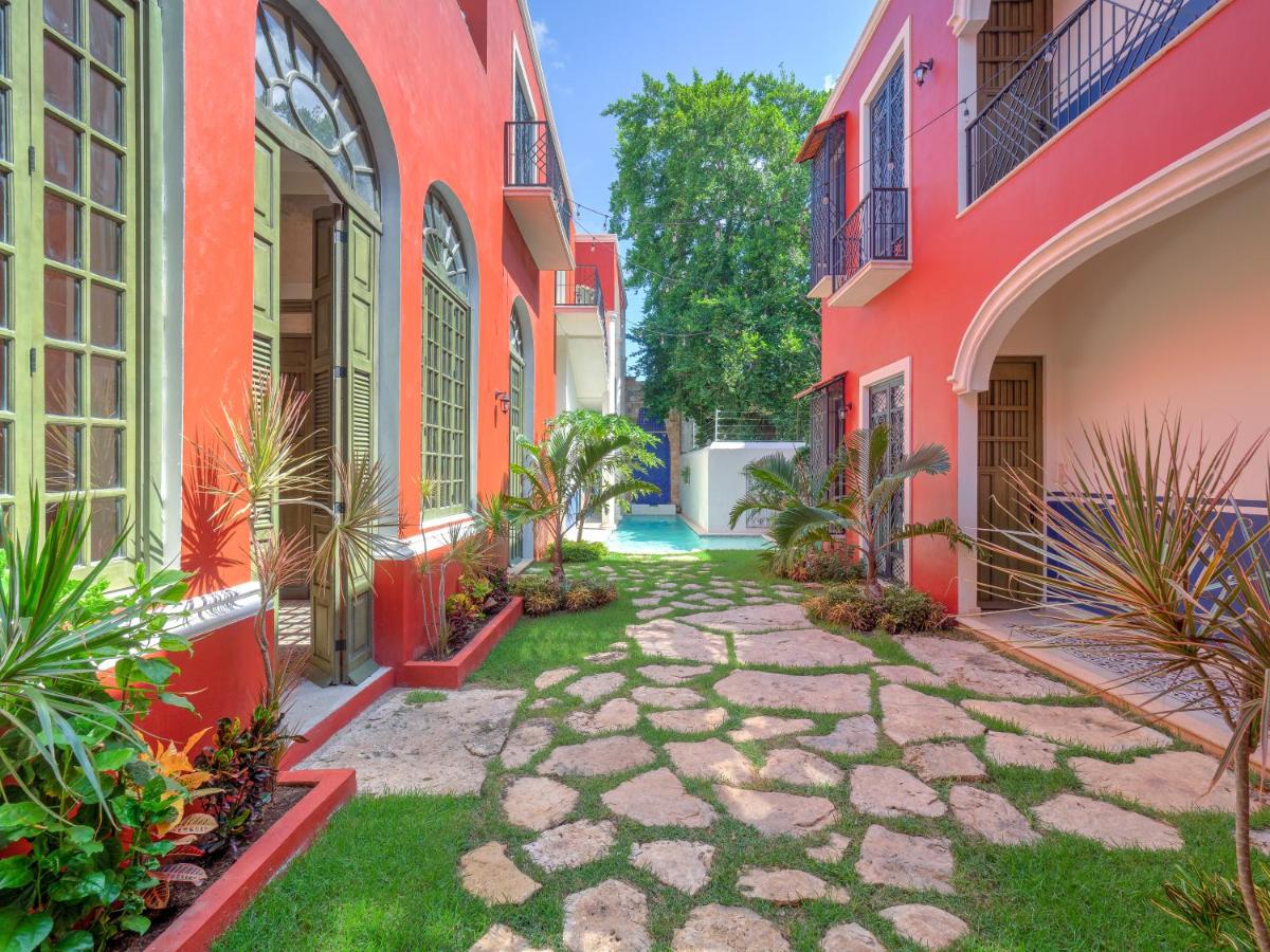 Casona Sirenas, a family home in historical Merida - Housity